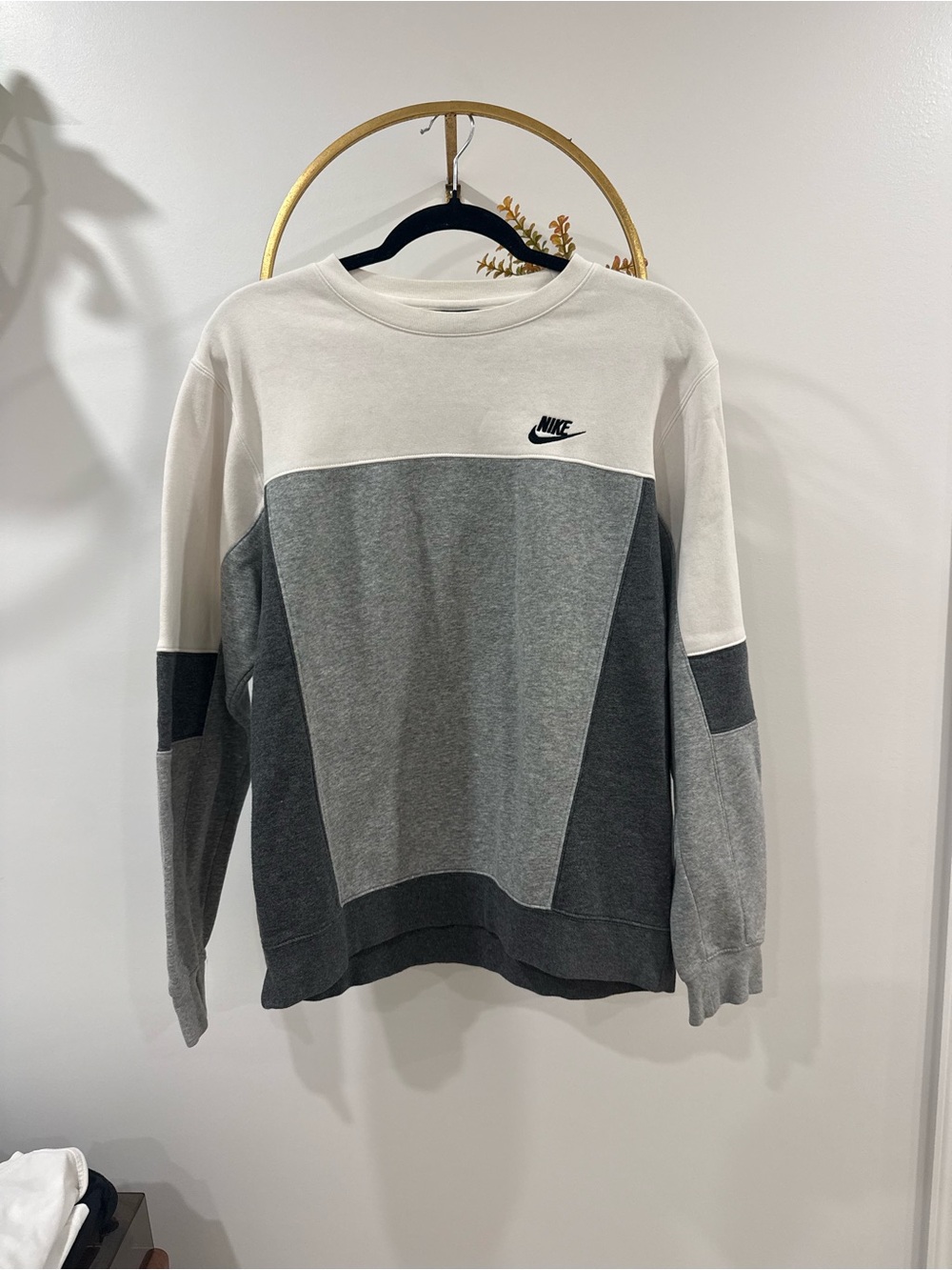 Nike Crewneck Colorblock Sweatshirt
